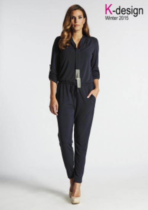 k design 901 jumpsuit rits achteraam met elastiek in de taille  en sierlijke halsuitnijding met zilveren floshkes