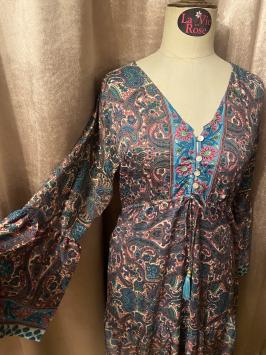 boho stijl jurk in zijde-viscose jurk met roze, wit en turquoise print